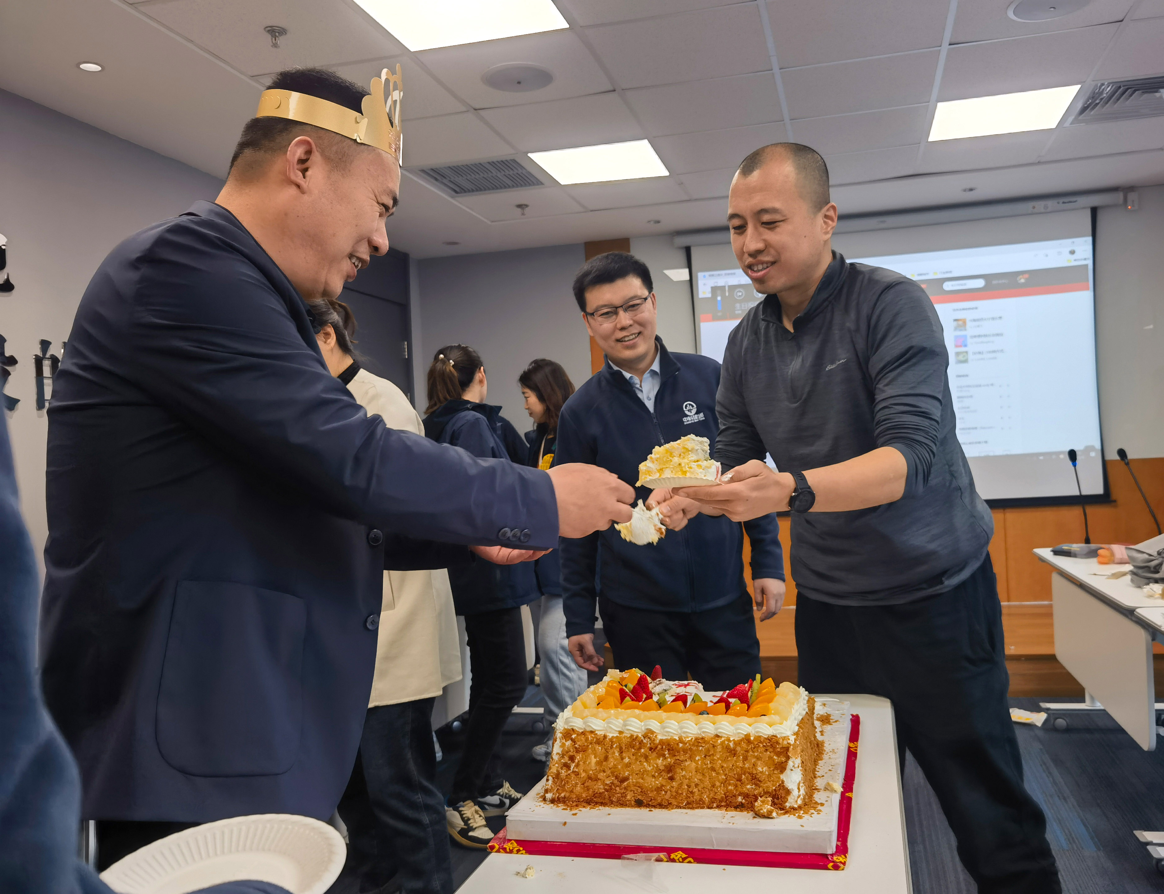 当女神节邂逅生日会，一起乐开怀！